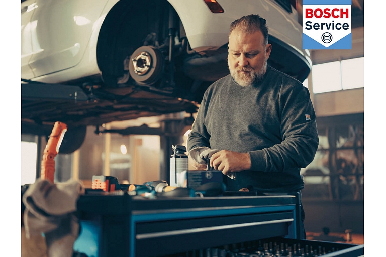 Precise repairs and maintenance by an experienced craftsman