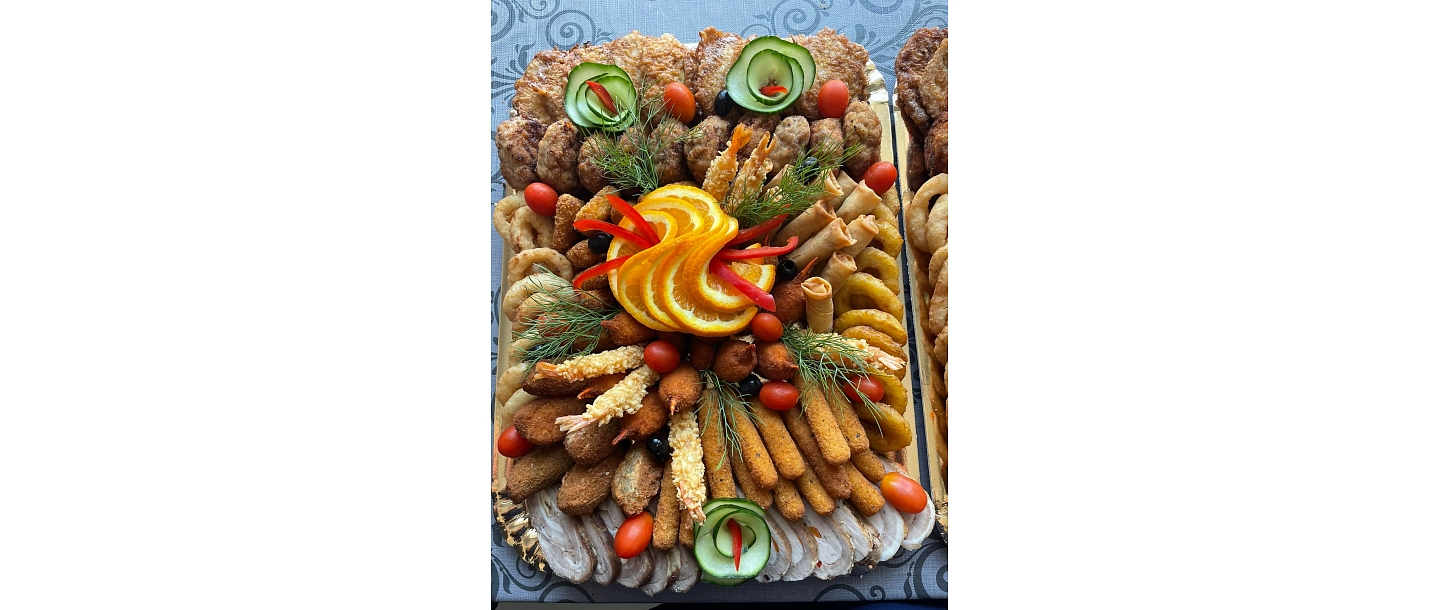 Подносы для закусок