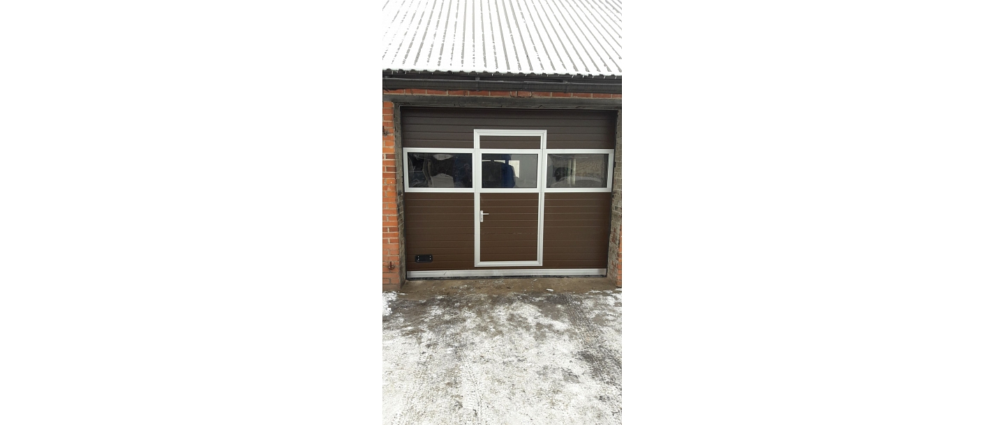 Gate with doors