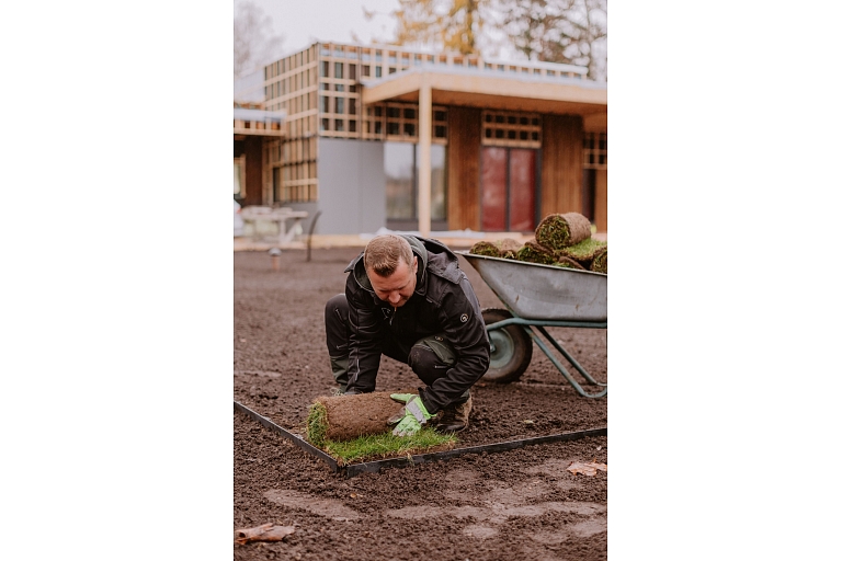 ERBE offers professional lawn laying and garden landscaping services