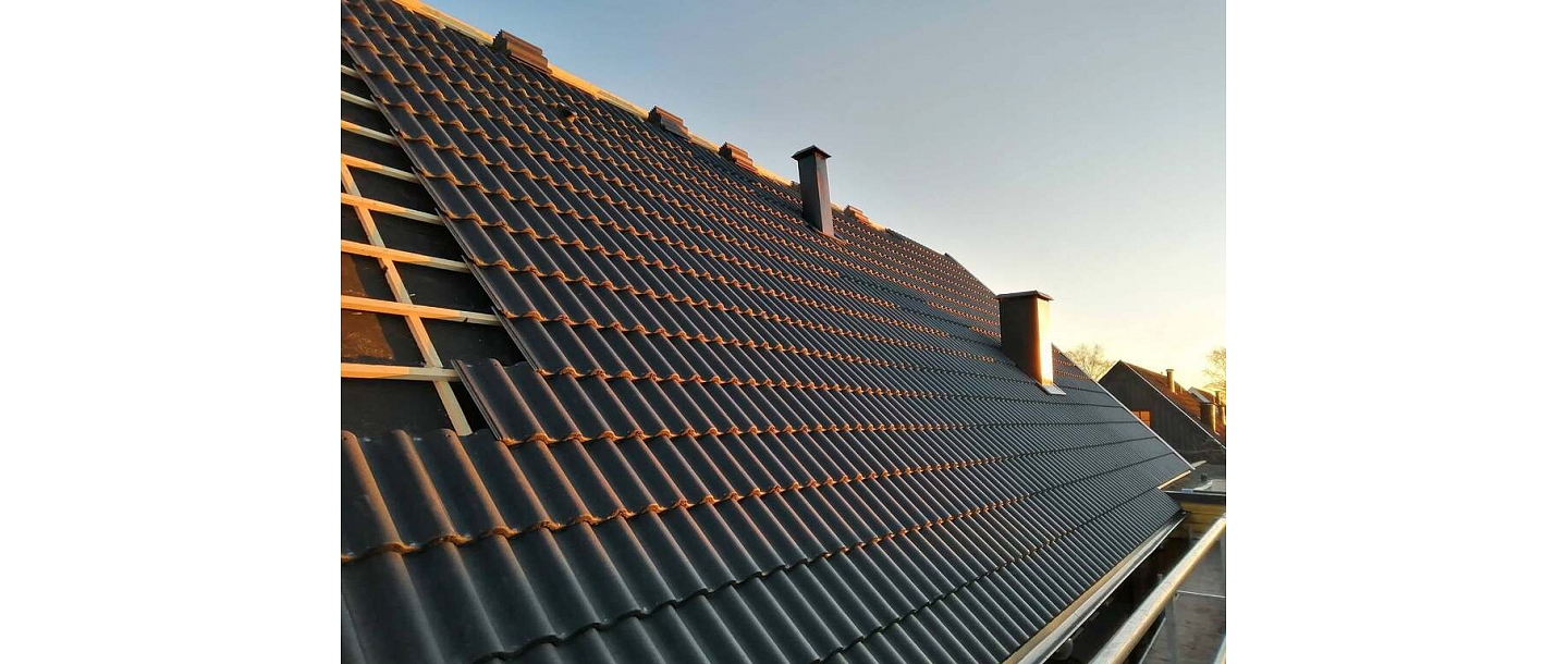 Laying a tiled roof