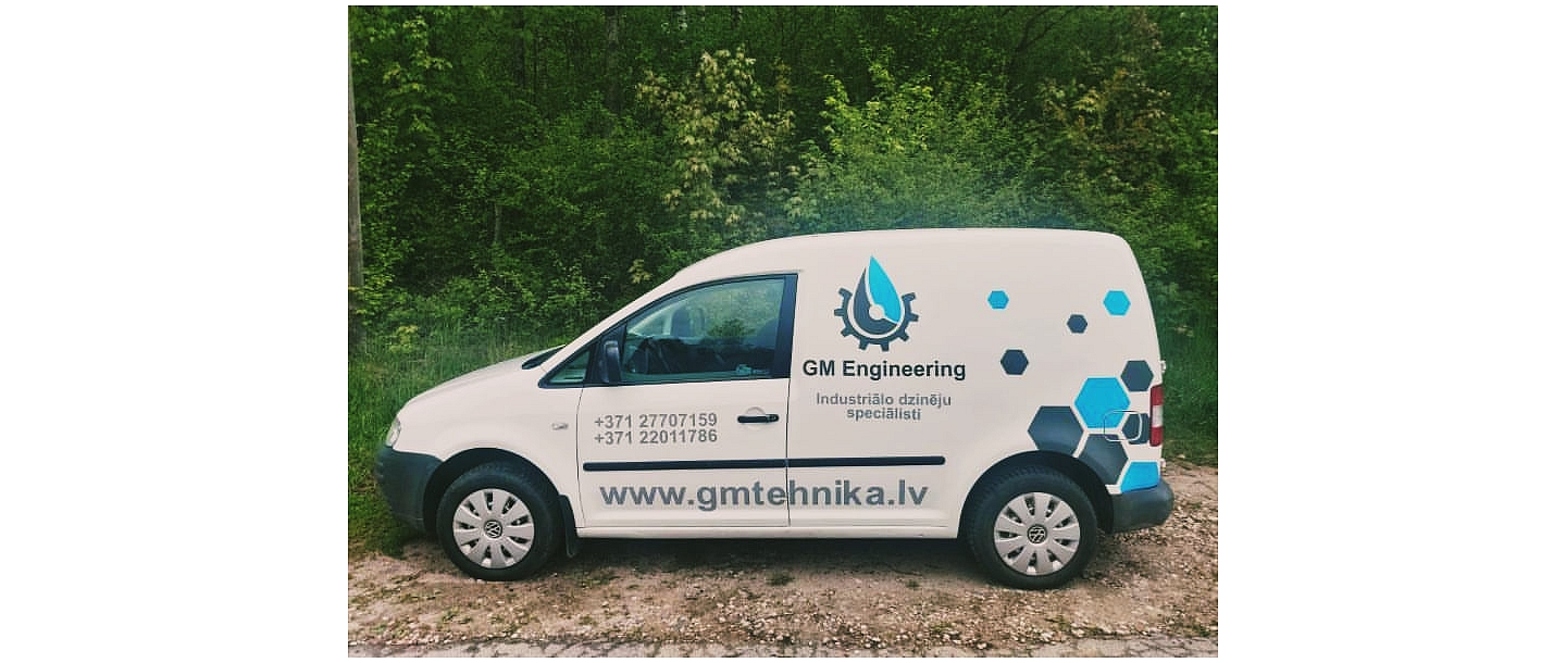 Off-site service, industrial engine( motor) repair at the customer