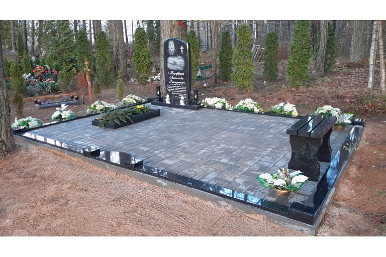 Гранитные надгробия