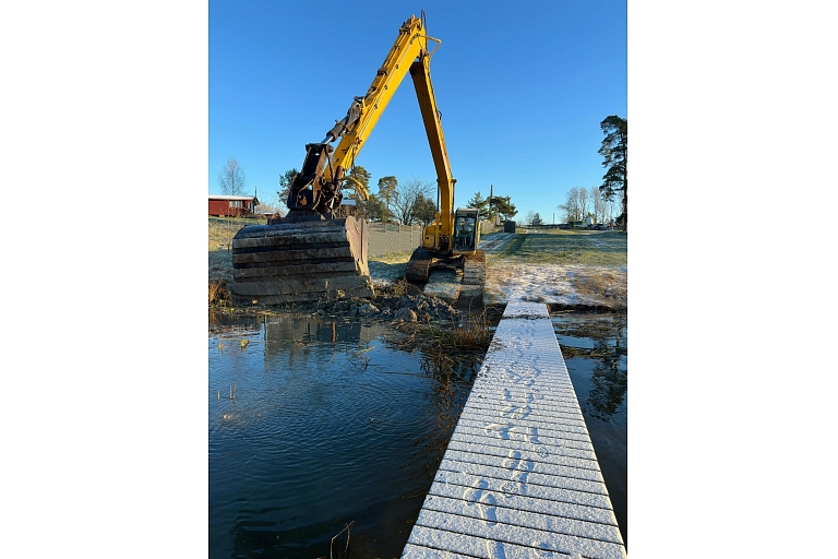 Cleaning of water bodies