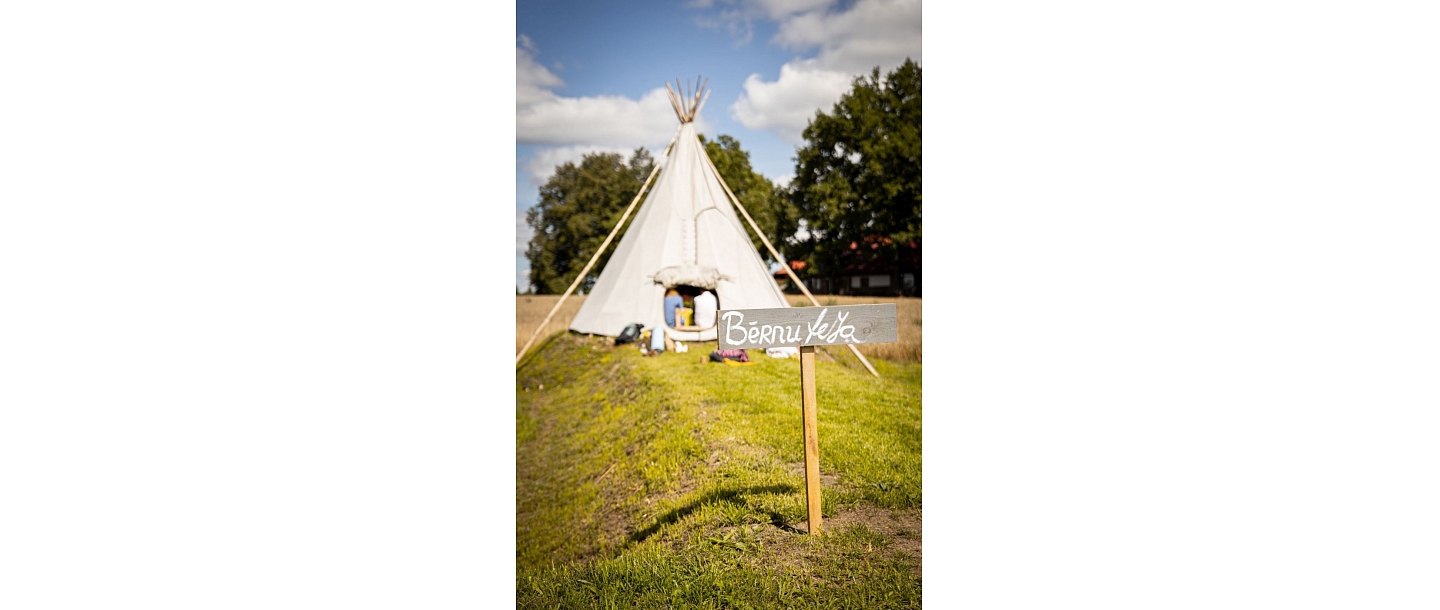 Tipi rental