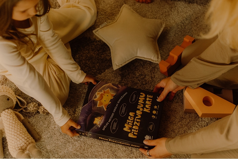 Board game for children aged 3 to 7 years