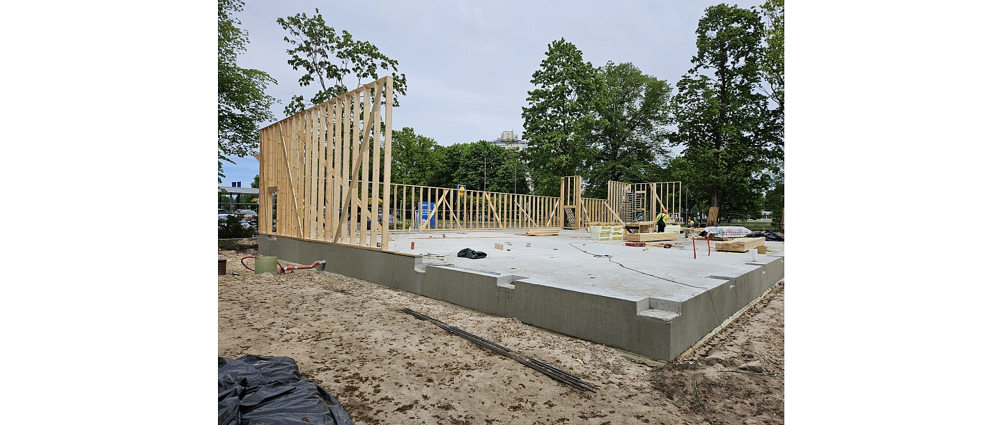 Exterior walls at Anniņmuižas Street 10