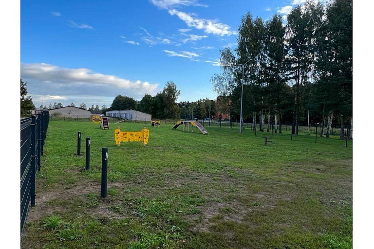 Construction of a dog training and walking area