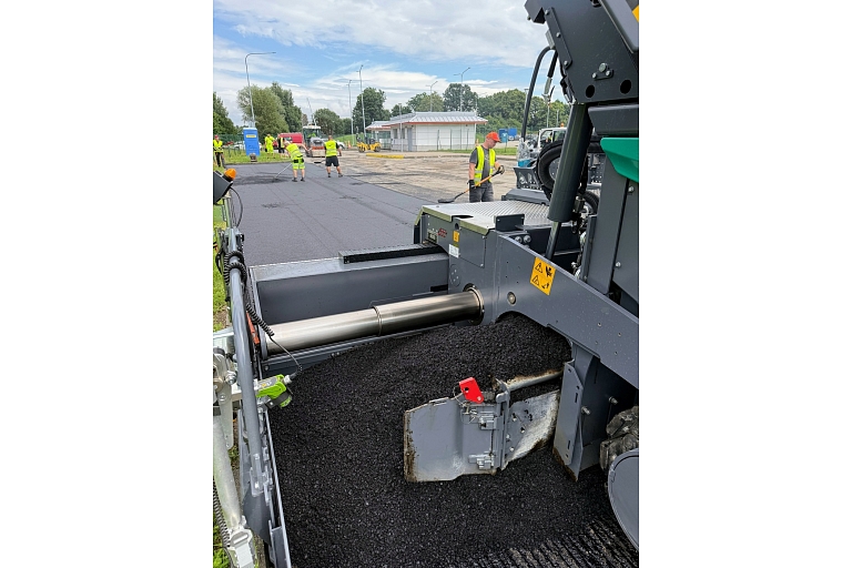 Resurfacing of asphalt in a parking lot