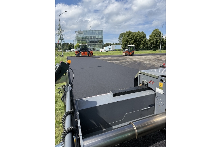 Resurfacing of asphalt in a parking lot