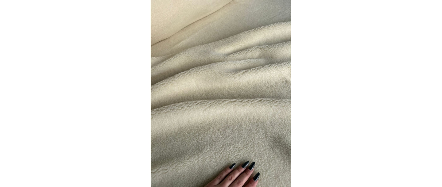 Soft fleece fabric for clothing and home textiles