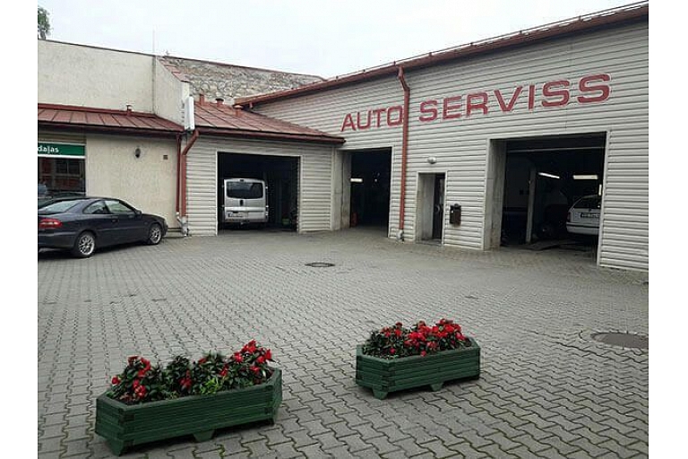 Car service in Cēsis