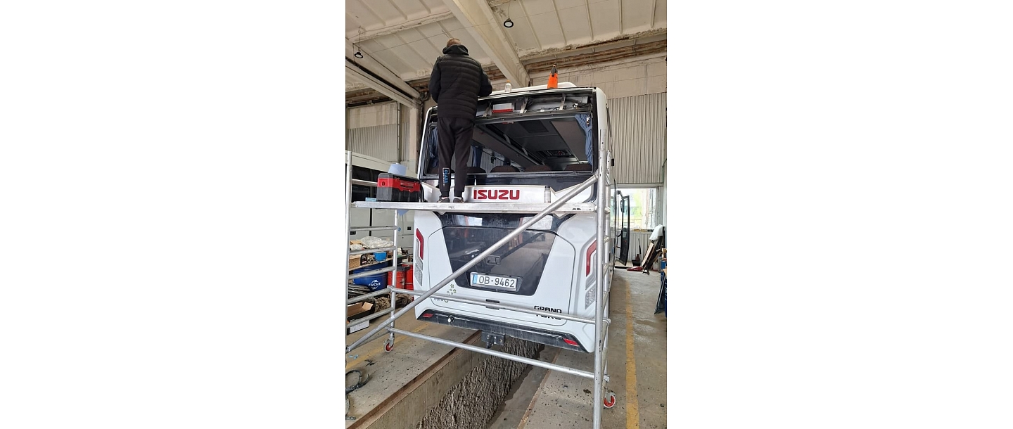 Bus glass replacement
