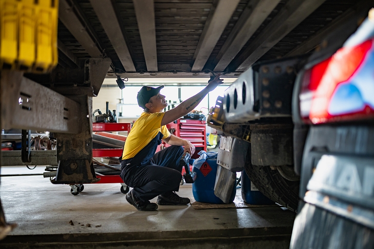 Truck trailer repair