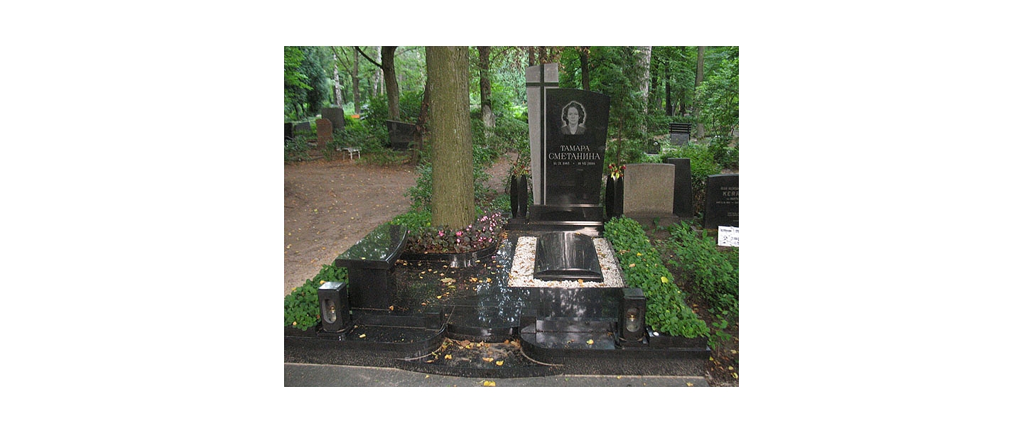 Custom-made grave monuments