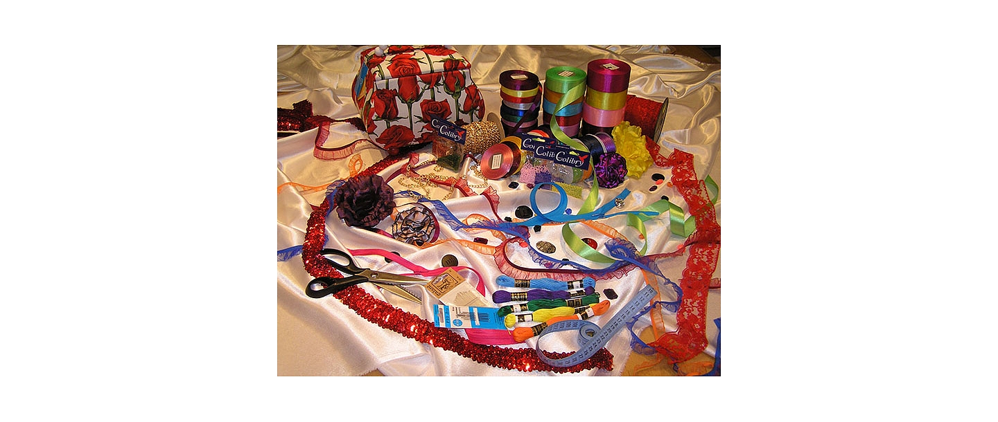 Tapes, Laces, Curtain ribbons, Sewing accessories