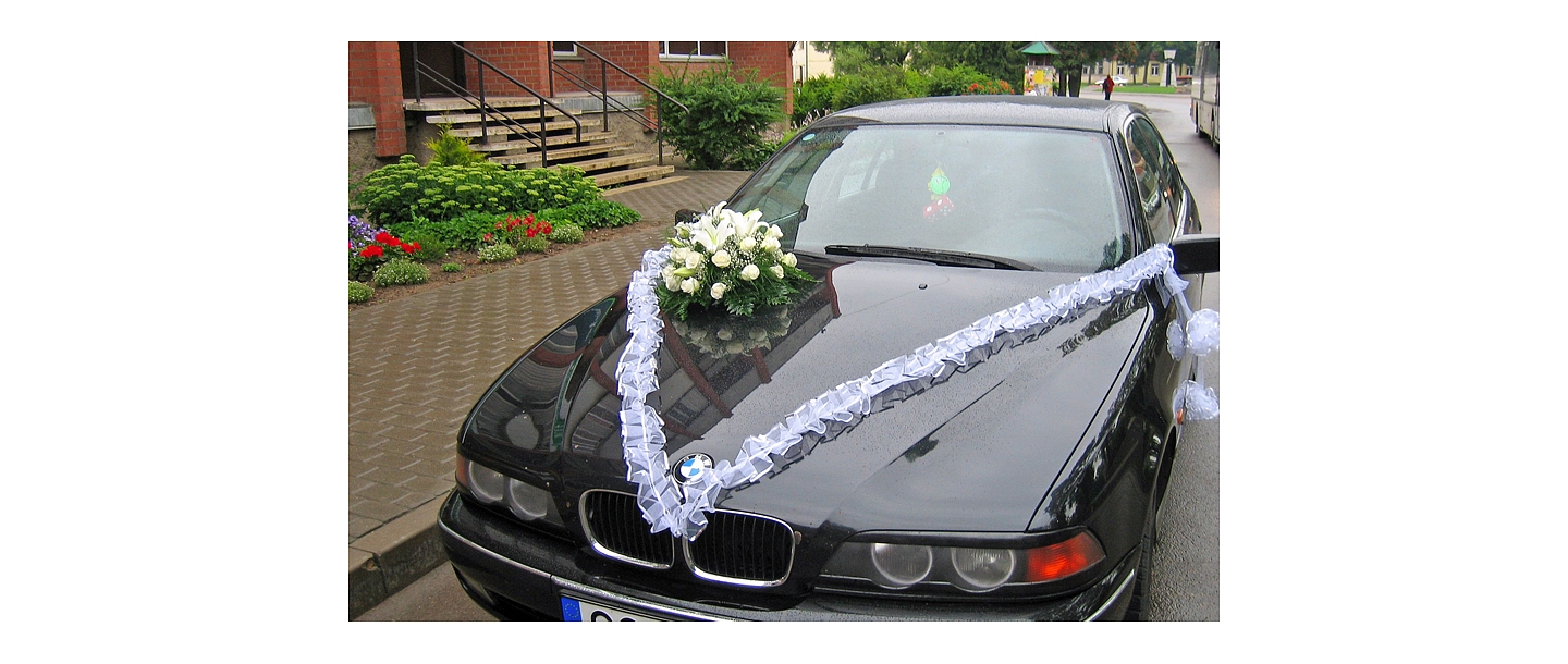 Wedding car decoration