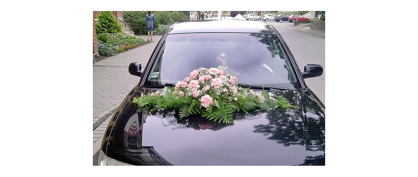 Car decoration with flowers