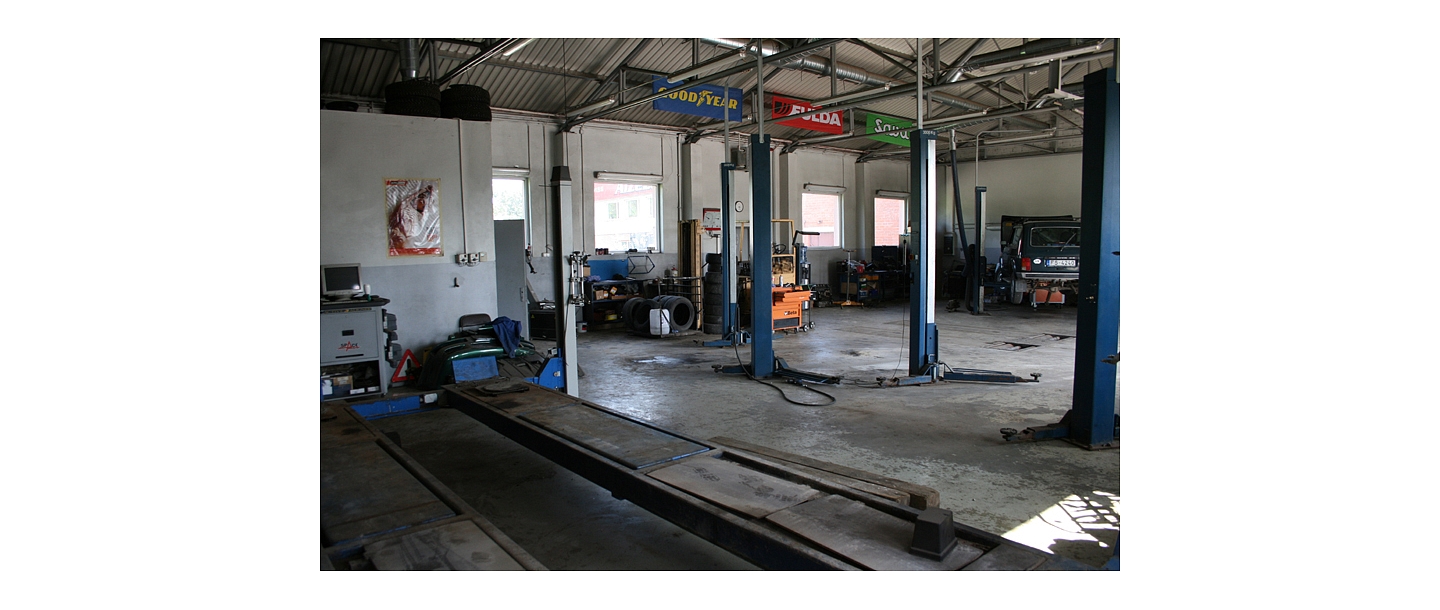 Car service station services