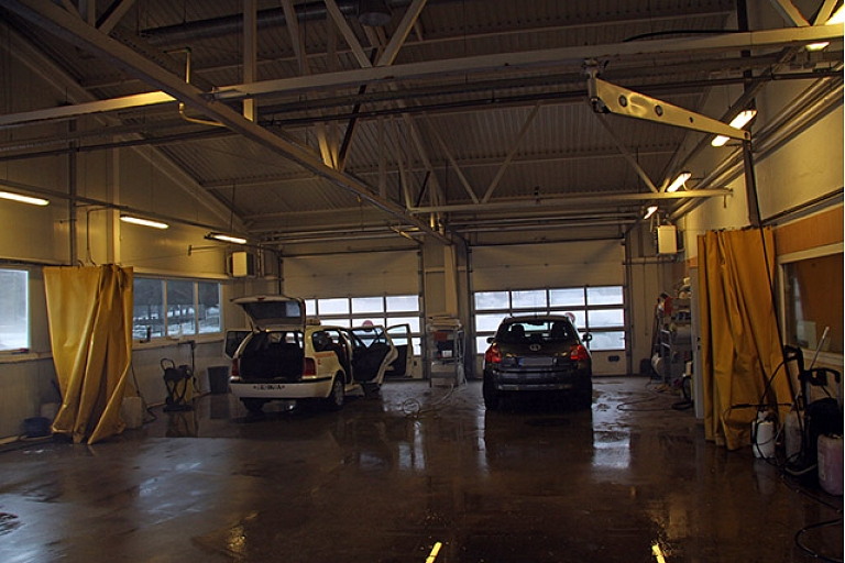 Car wash Pinķi