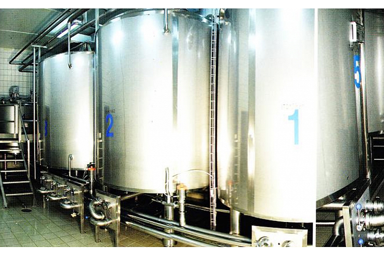 Tanks made of stainless steel