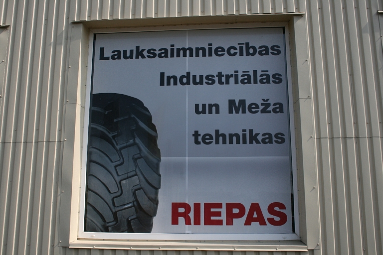 Agricultural, industrial and forestry tires