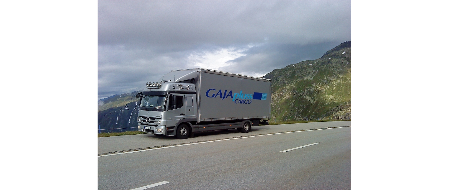 Mobile freight transport