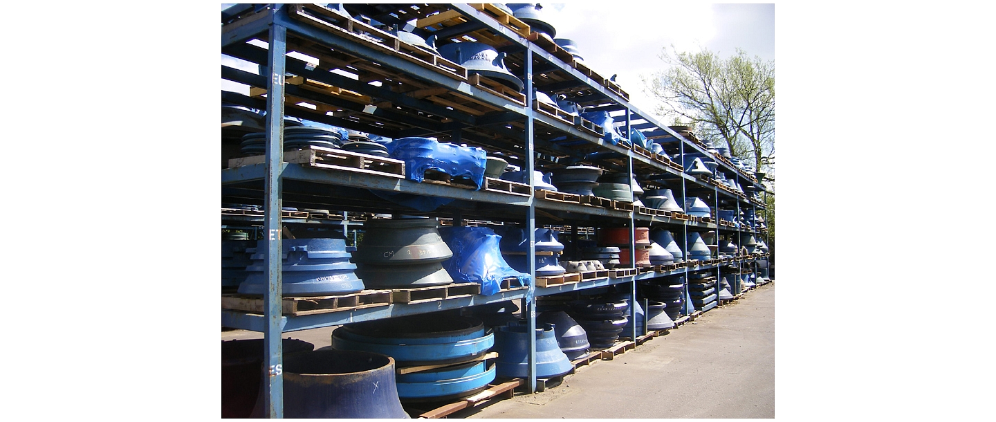 Spare parts for road construction machinery