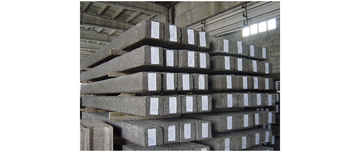 Foundation blocks, delivery to facility