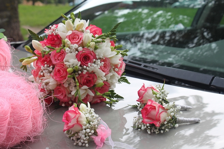 Wedding car decoration