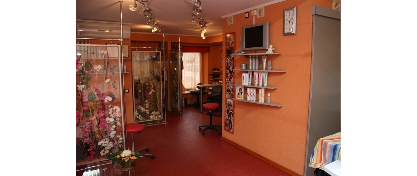 Парикмахерская Уютный салон красоты для дам в Валмиере