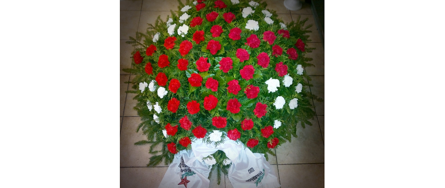 Large mourning wreaths in Jelgava