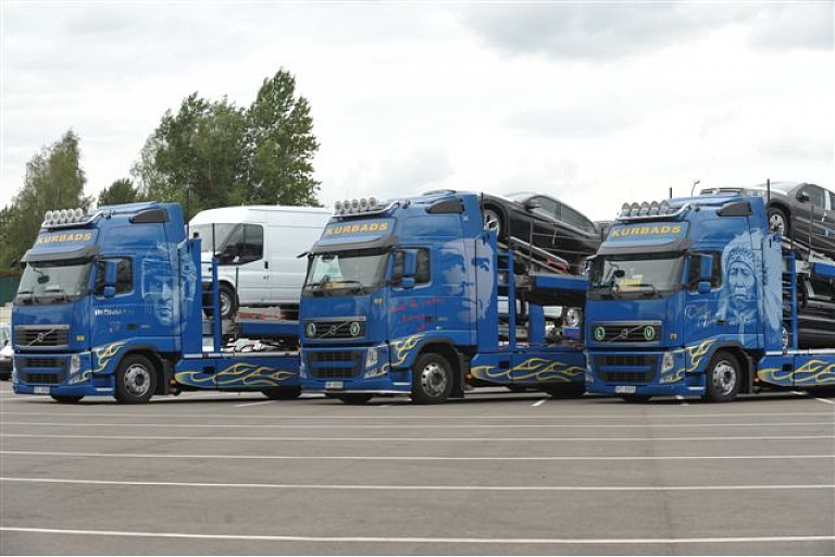 Перевозка авто на трейлерах в Германию