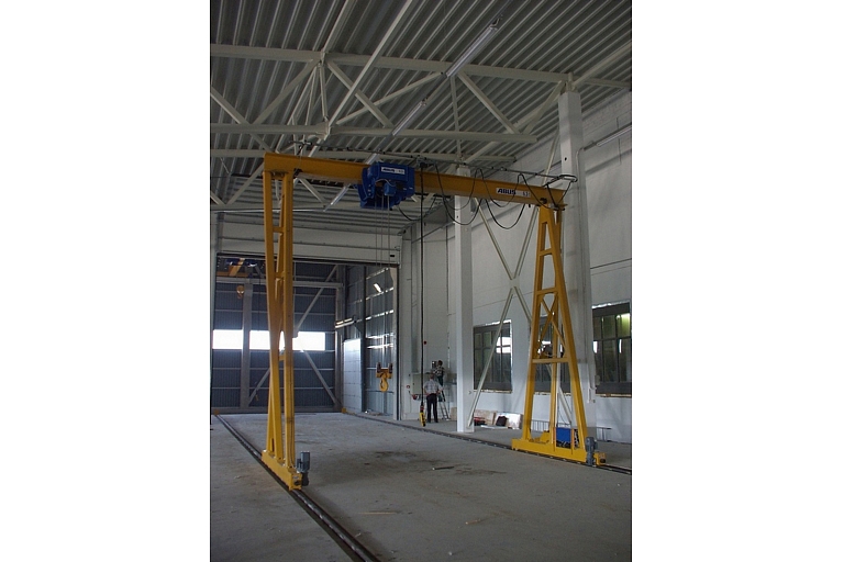 Beech crane operator