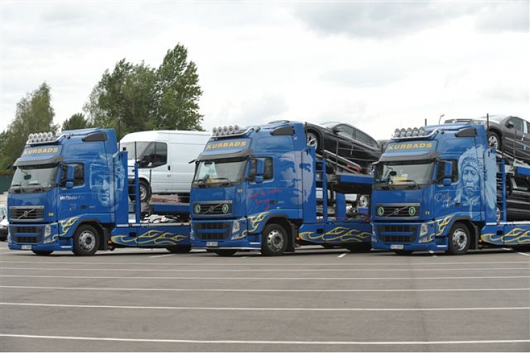 Car taking in trailers to Germany