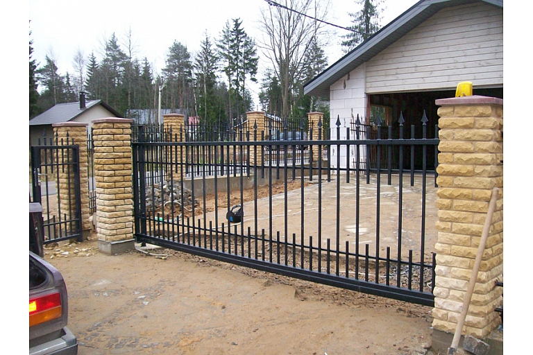 Gates fences