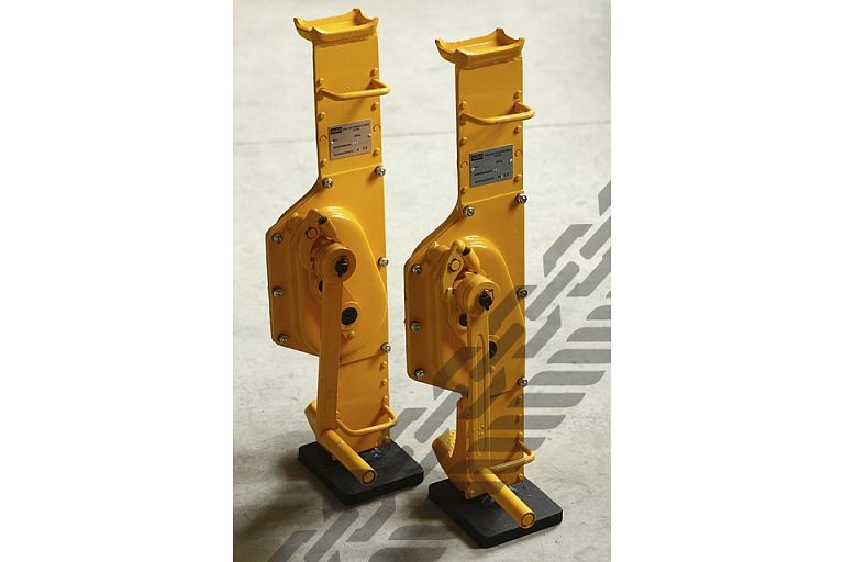 Jacks hydraulic jacks mechanical jacks Rīga Aisteres street 6