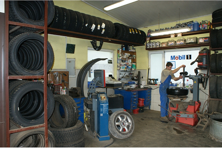 Trade of wheels, repair, rolling
