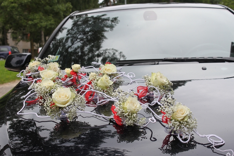 Wedding car decoration