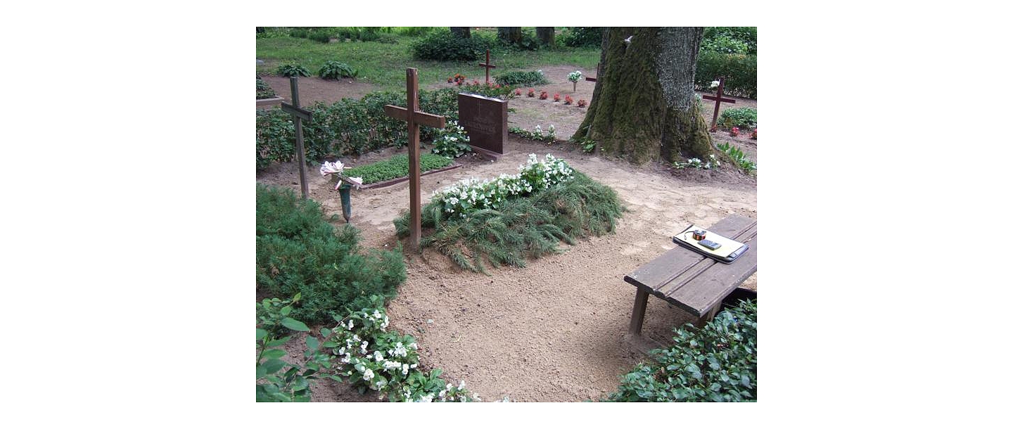 Akmens apstrāde, kapu pieminekļi, kapakmeņi