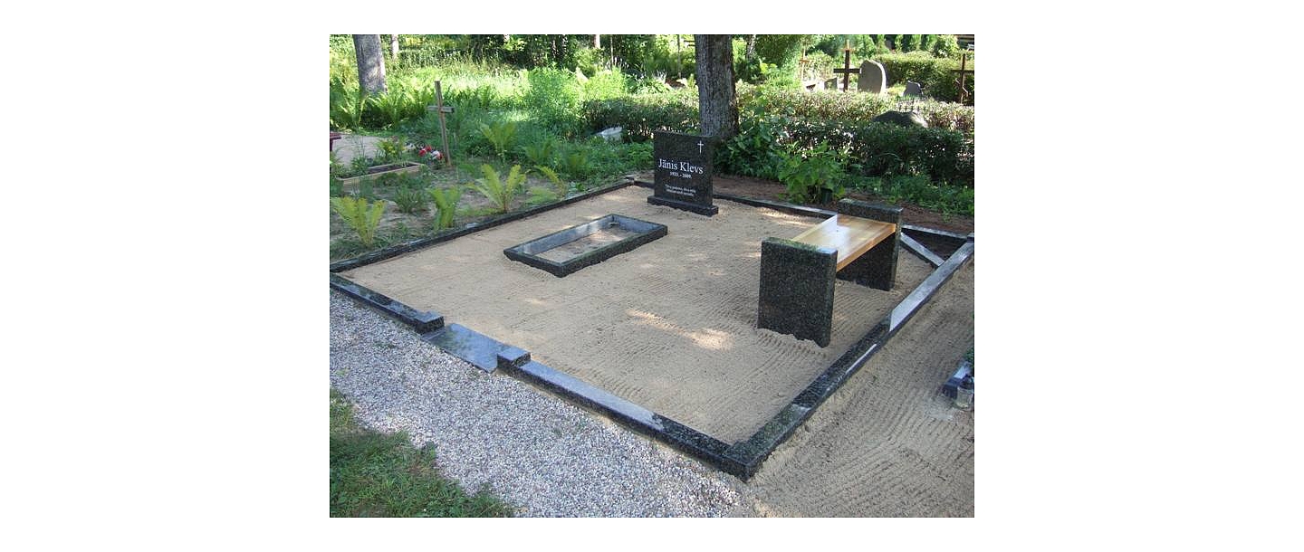 Akmens apstrāde, kapu pieminekļi, kapakmeņi