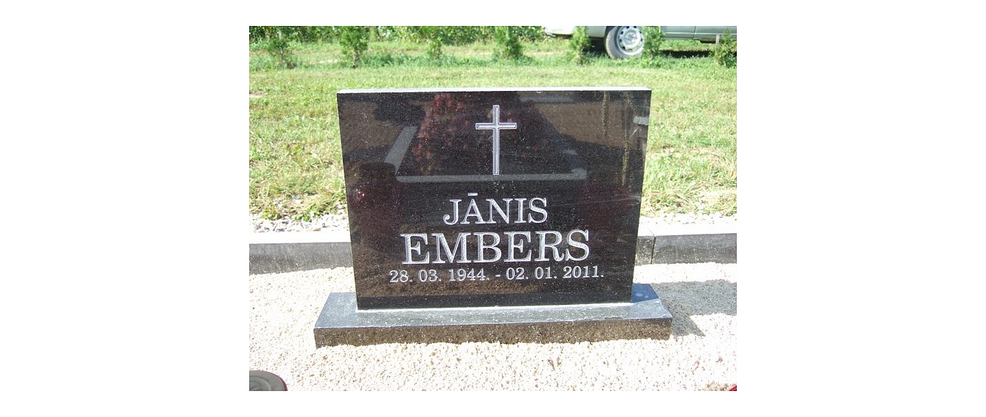 Akmens apstrāde, kapu pieminekļi, kapakmeņi