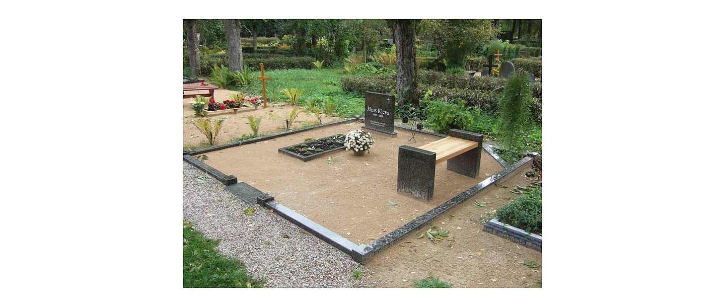 Akmens apstrāde, kapu pieminekļi, kapakmeņi