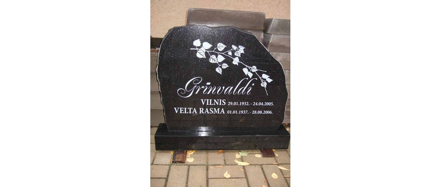 Akmens apstrāde, kapu pieminekļi, kapakmeņi