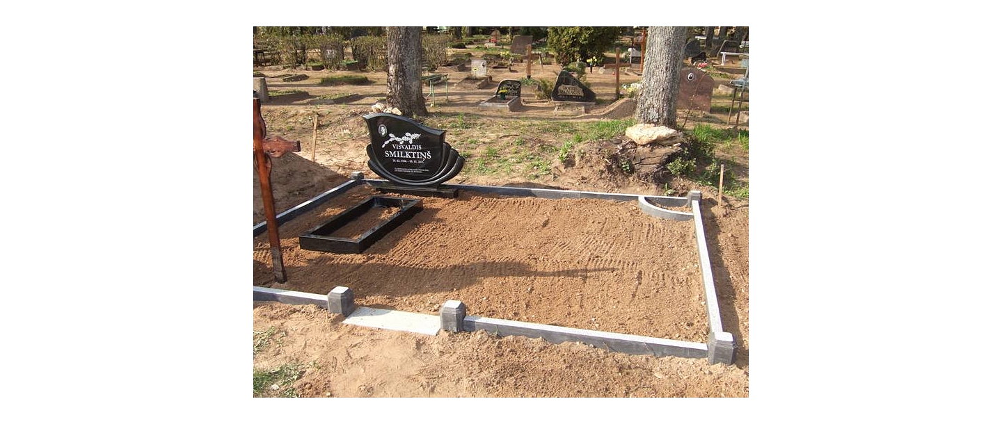 Akmens apstrāde, kapu pieminekļi, kapakmeņi