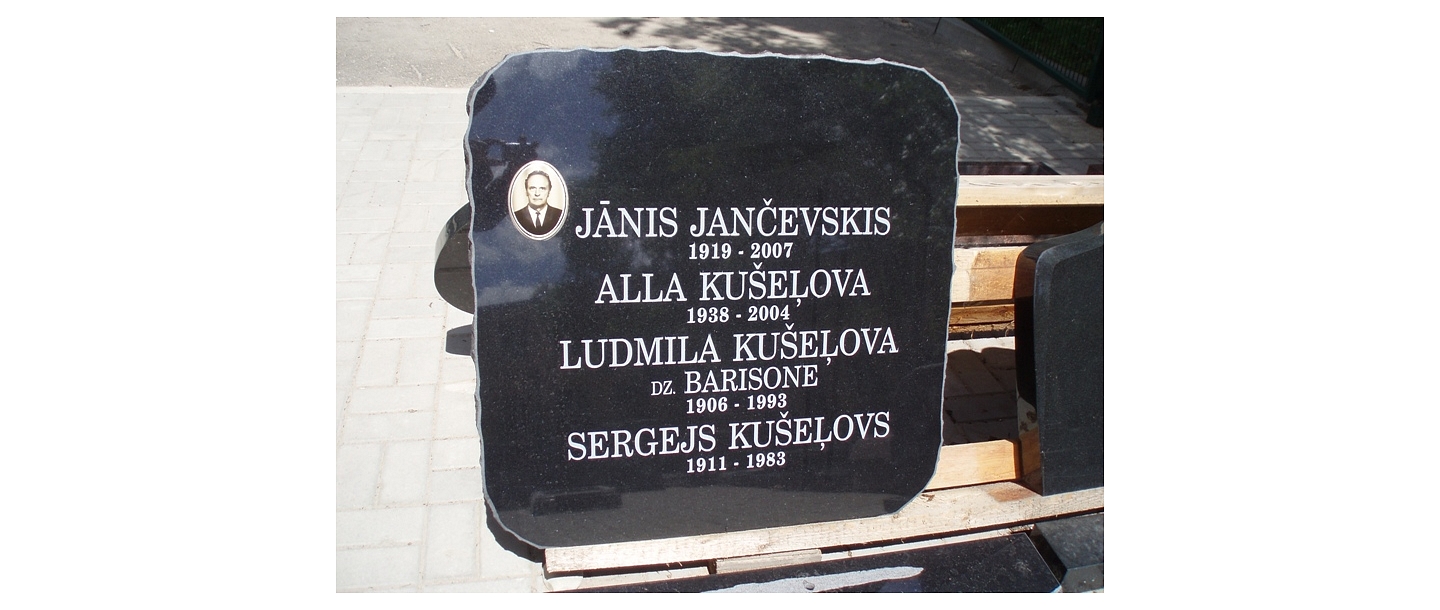 Akmens apstrāde, kapu pieminekļi, kapakmeņi