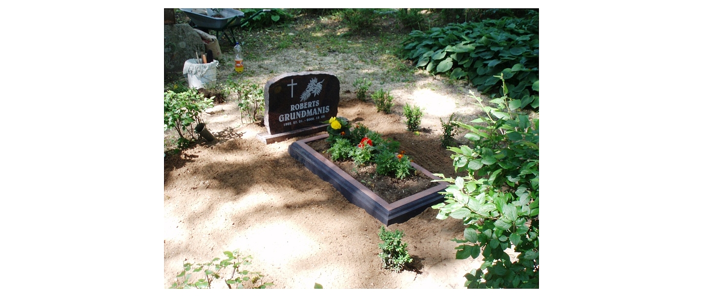 Akmens apstrāde, kapu pieminekļi, kapakmeņi