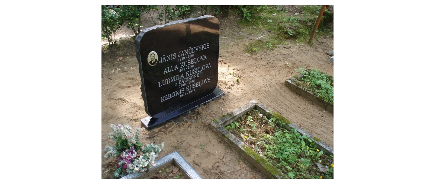 Akmens apstrāde, kapu pieminekļi, kapakmeņi