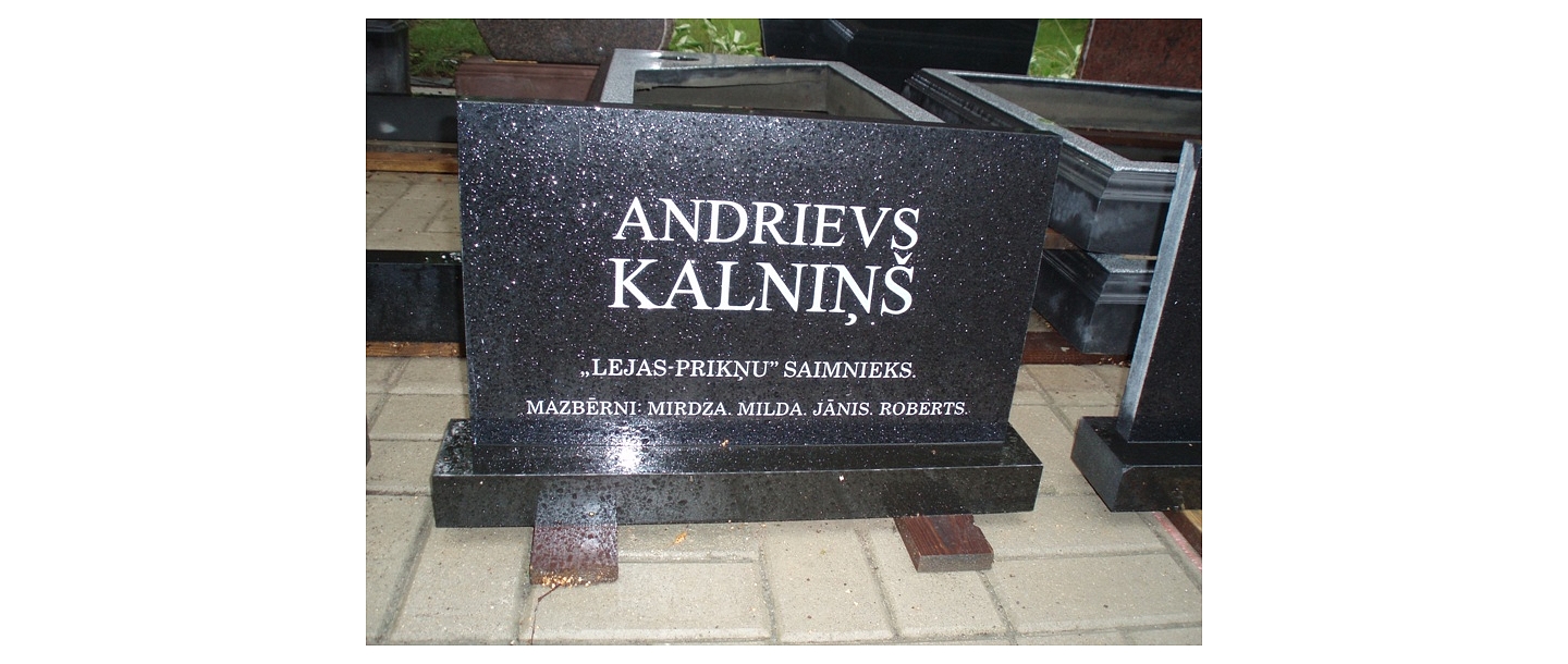 Akmens apstrāde, kapu pieminekļi, kapakmeņi