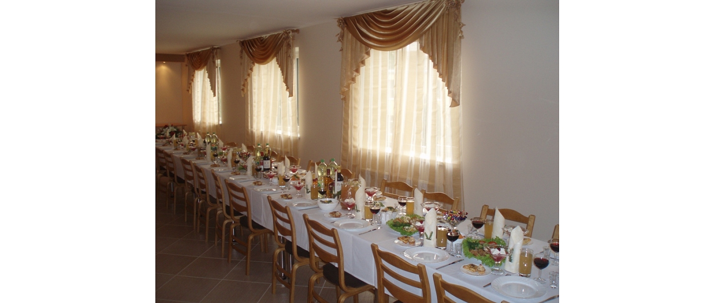 Поминки, Efeja RS, Общественное питание